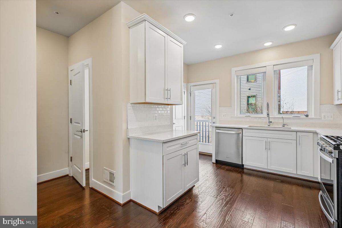 581 Shorthorn Way photo 8