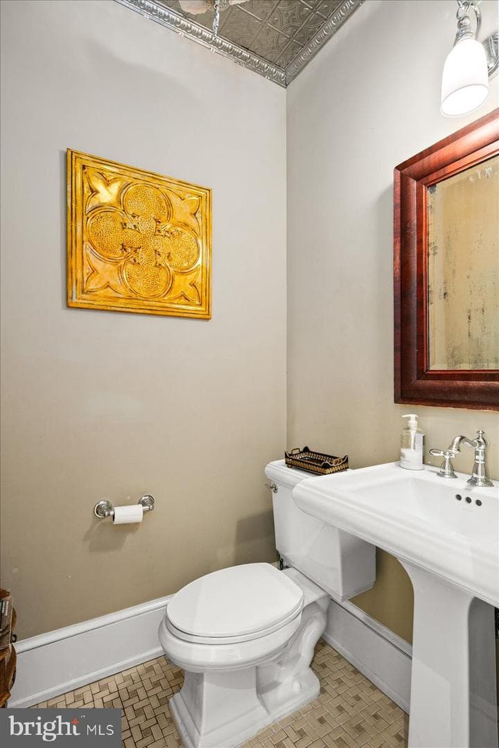 10400 Montgomery Avenue photo 35
