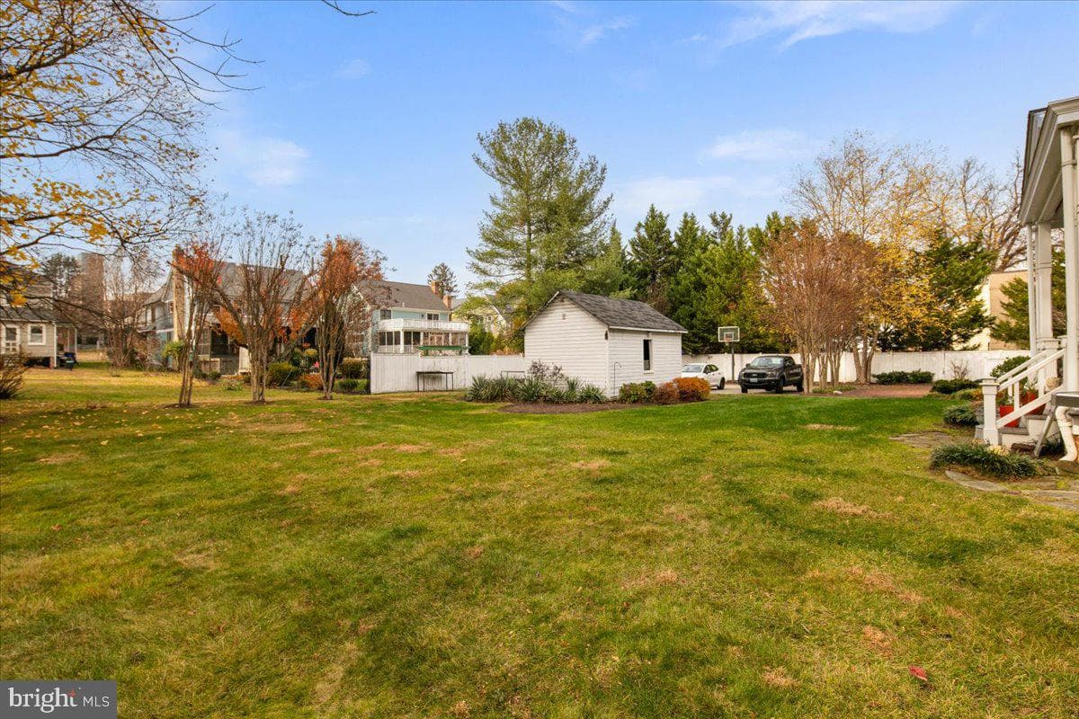 10400 Montgomery Avenue photo 75