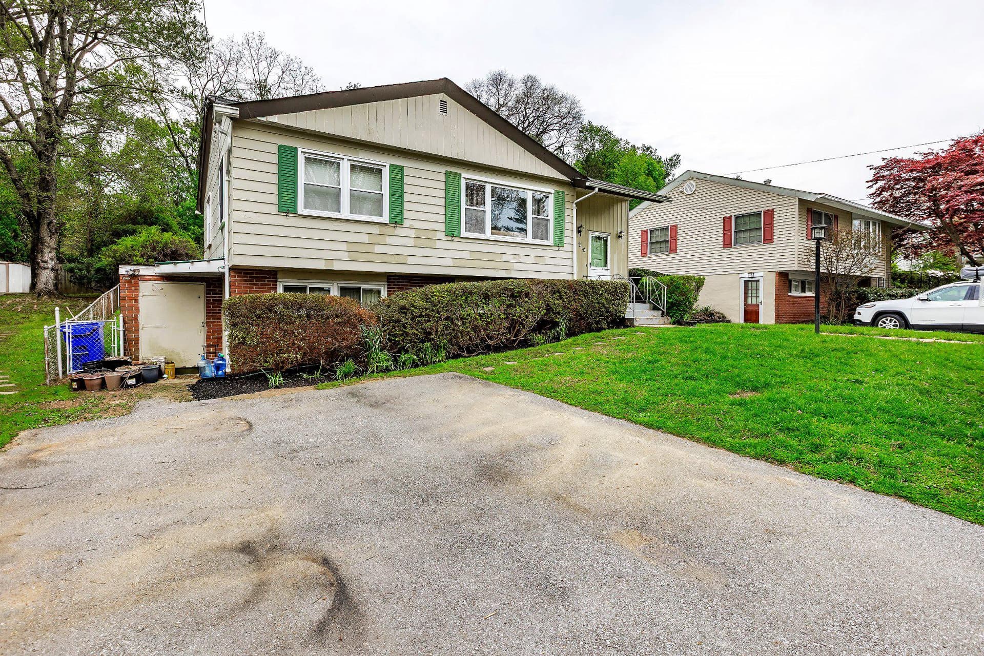 210 Hardy Place photo 3
