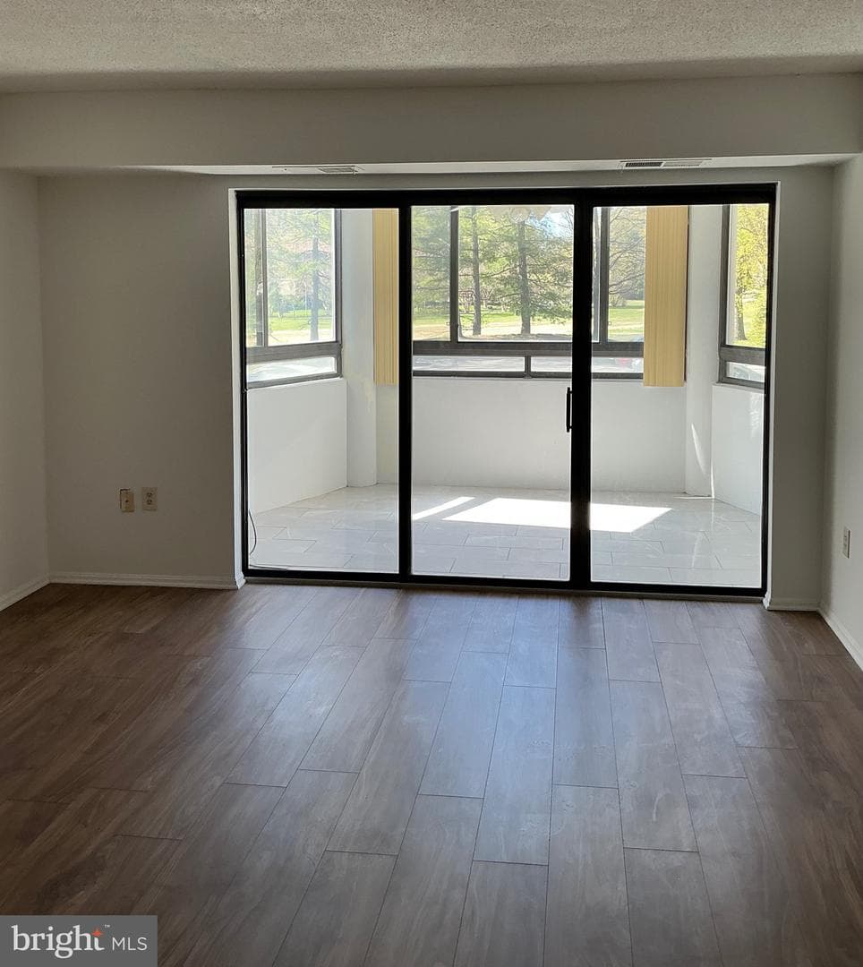 15101 Interlachen Drive #1-124 photo 10