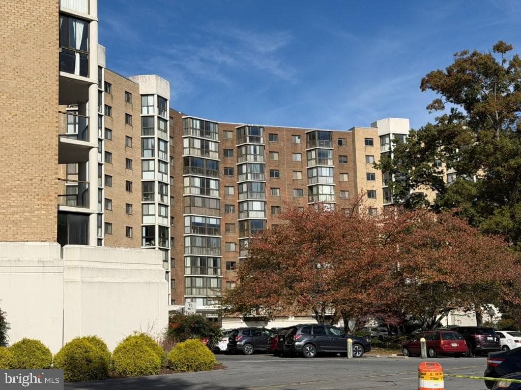 15101 Interlachen Drive #1-124 photo 3