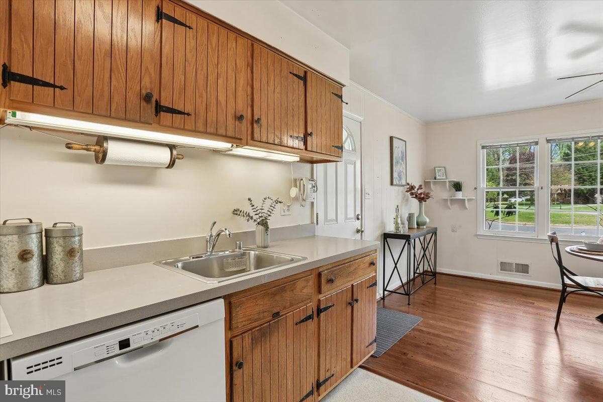 16725 Frontenac Terrace photo 17