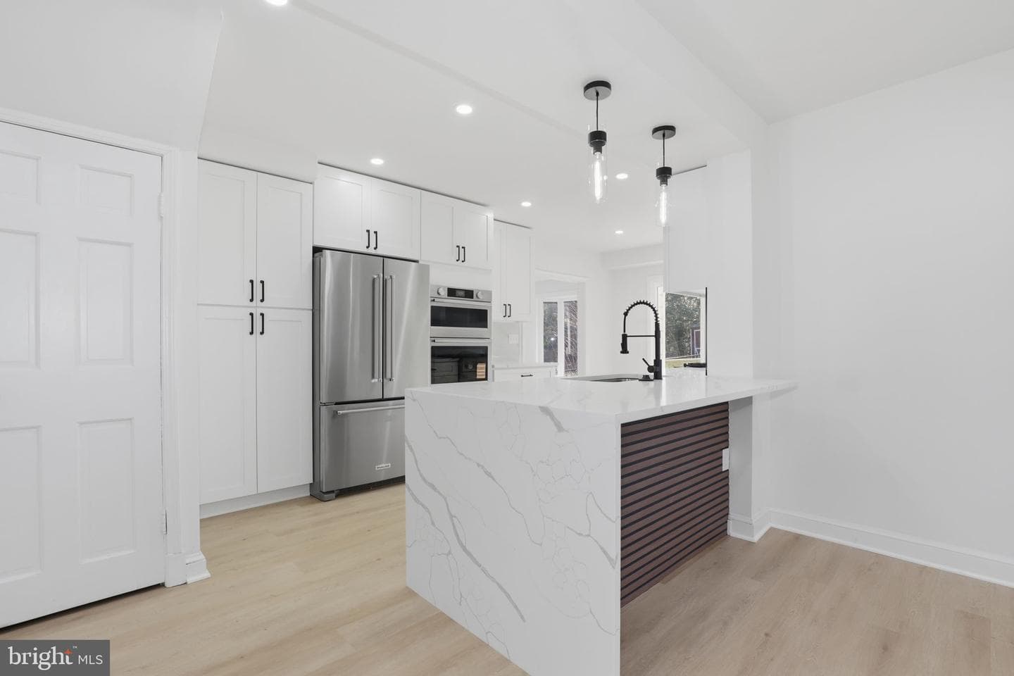 311 Ellsworth Drive photo 12