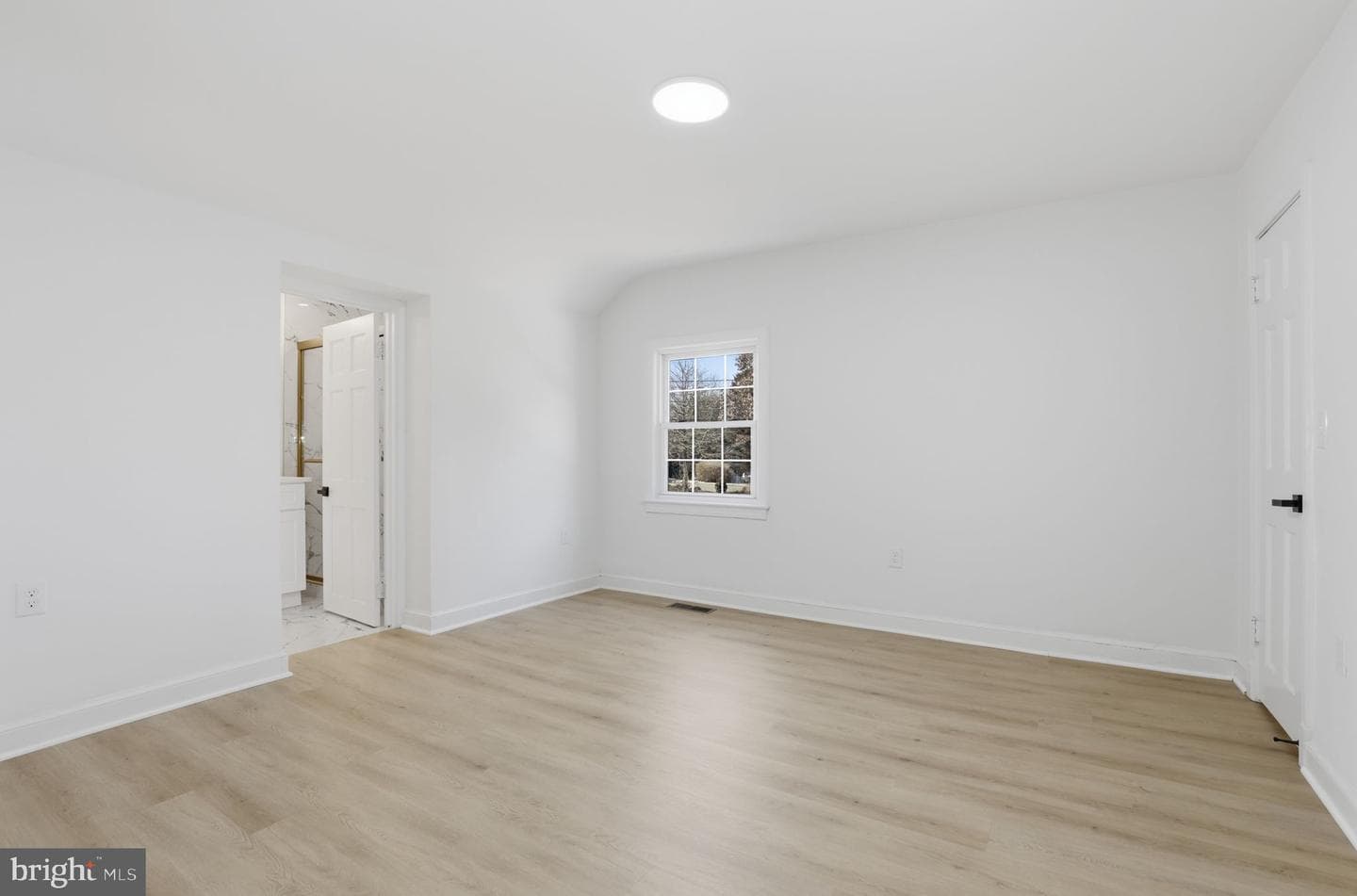 311 Ellsworth Drive photo 26