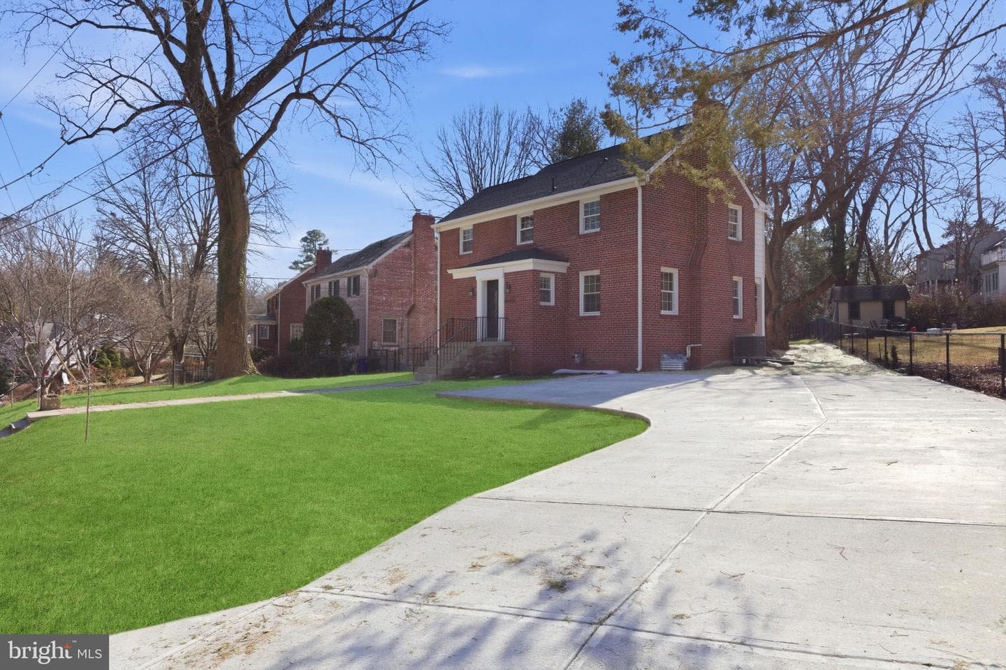 311 Ellsworth Drive photo 3