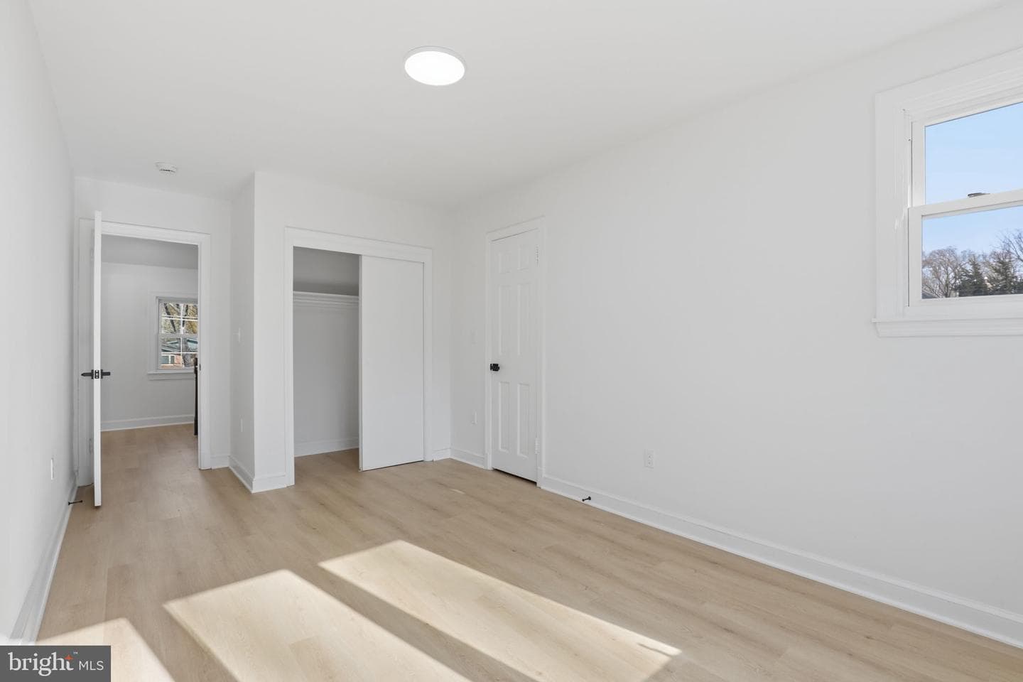 311 Ellsworth Drive photo 36