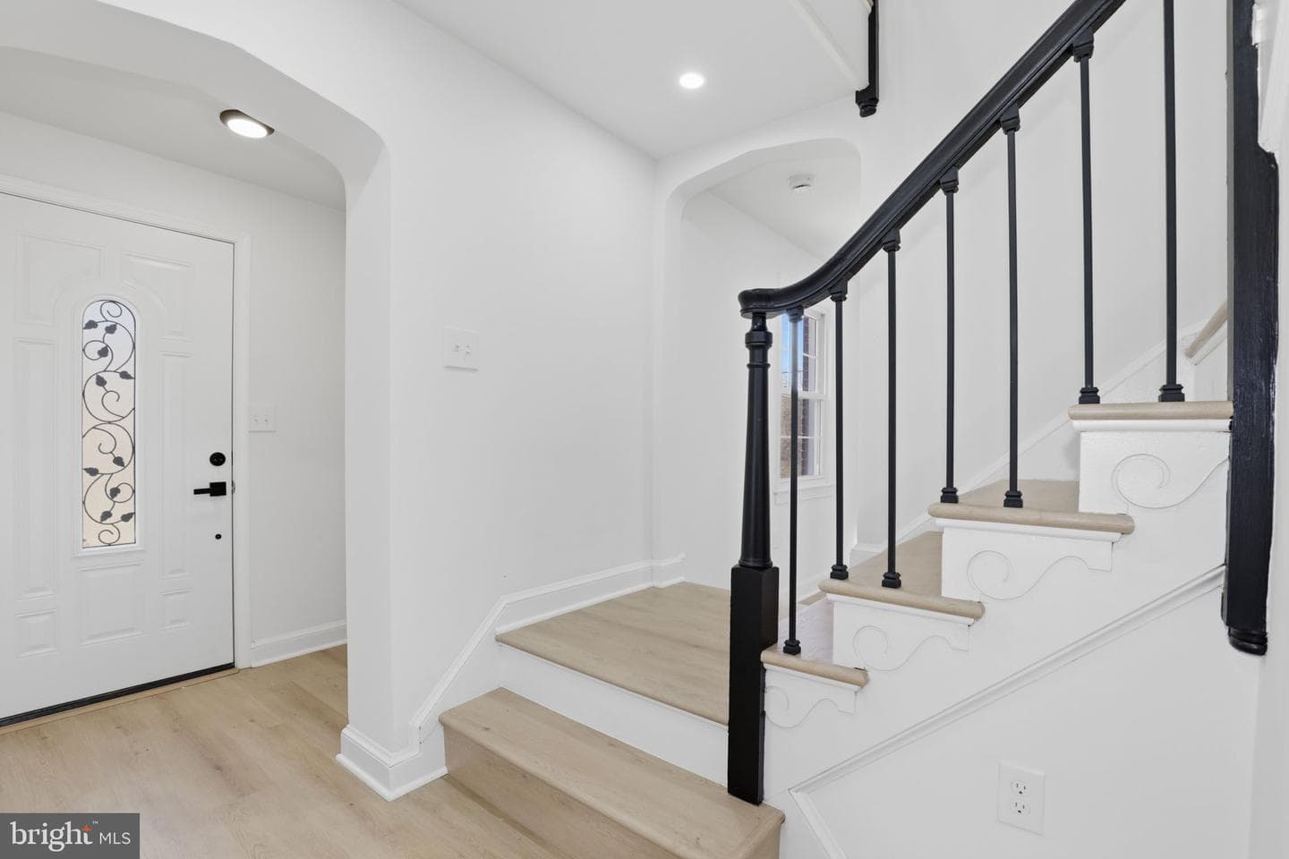 311 Ellsworth Drive photo 4