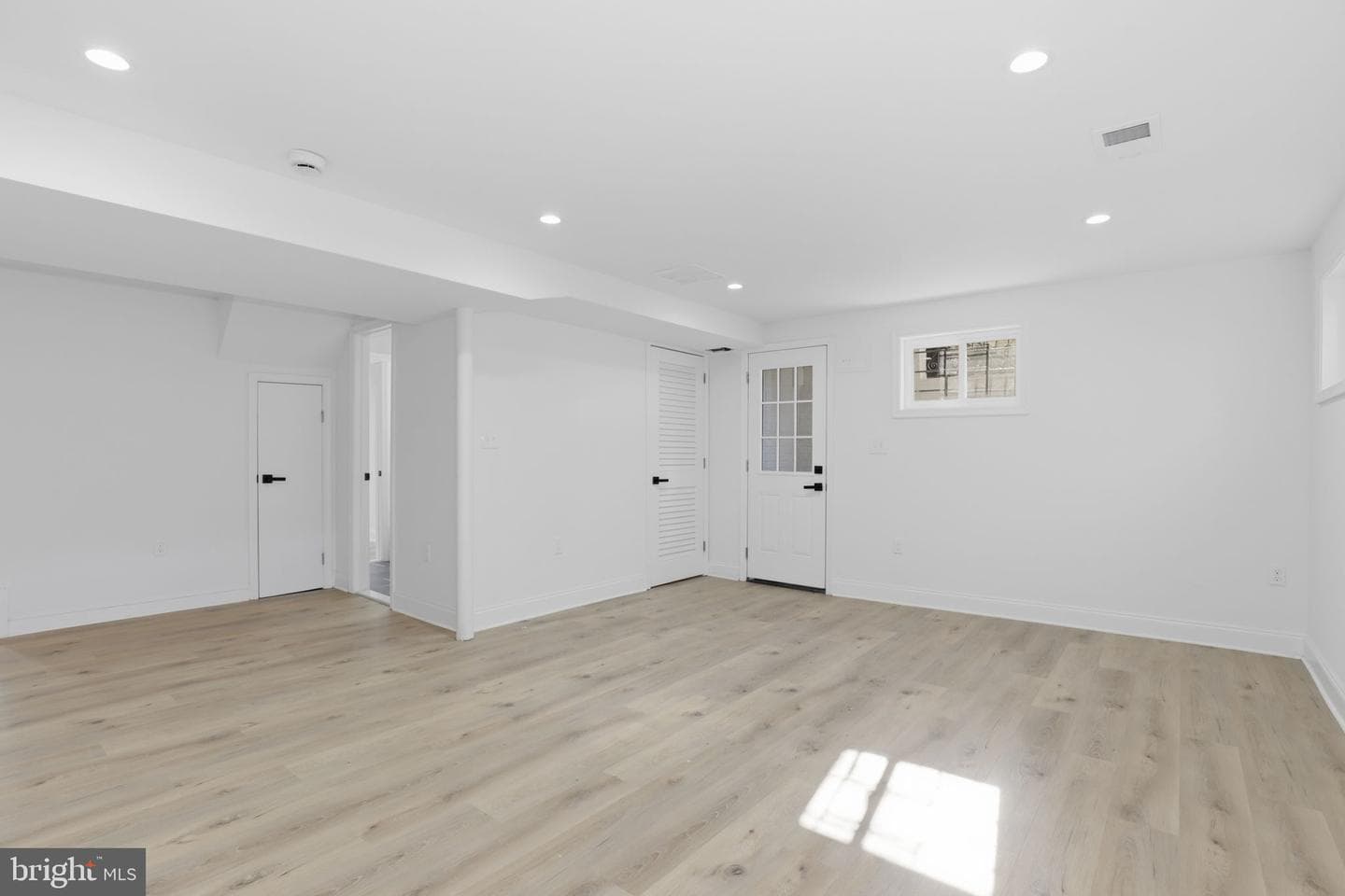 311 Ellsworth Drive photo 45