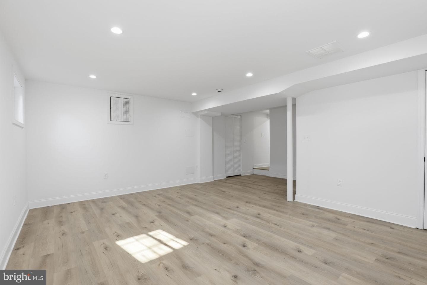 311 Ellsworth Drive photo 47