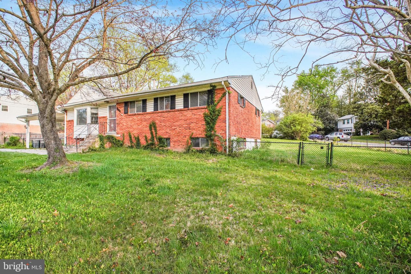 1118 Downs Drive photo 3