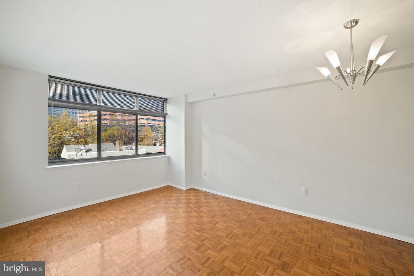 7111 Woodmont Avenue #514 photo 11