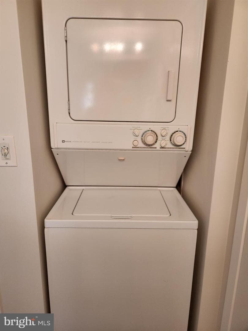 7111 Woodmont Avenue #514 photo 20