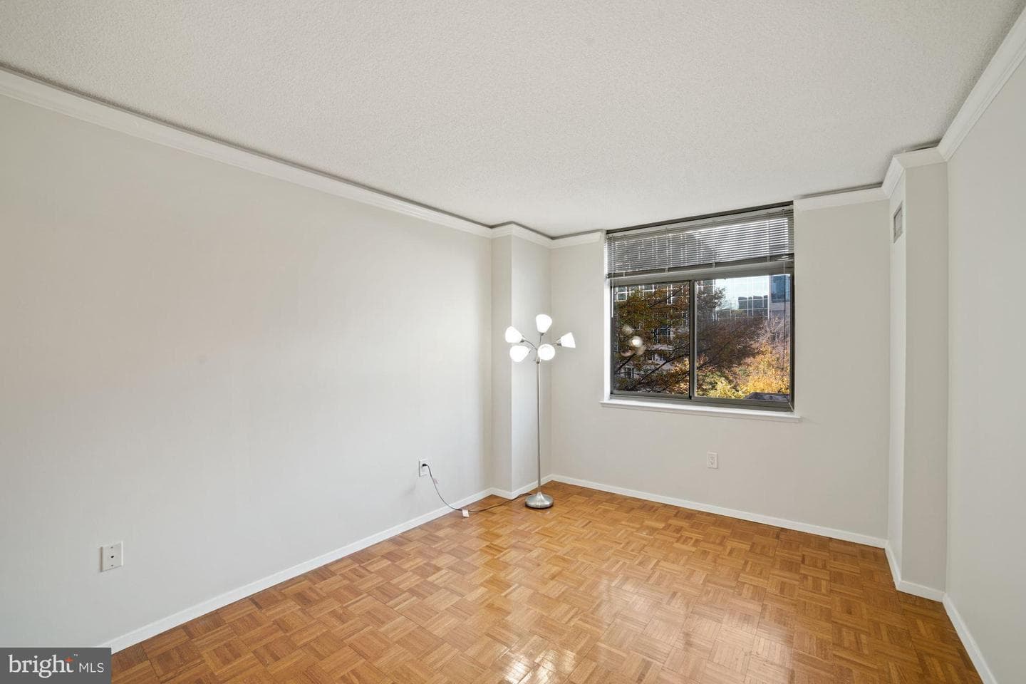 7111 Woodmont Avenue #514 photo 26