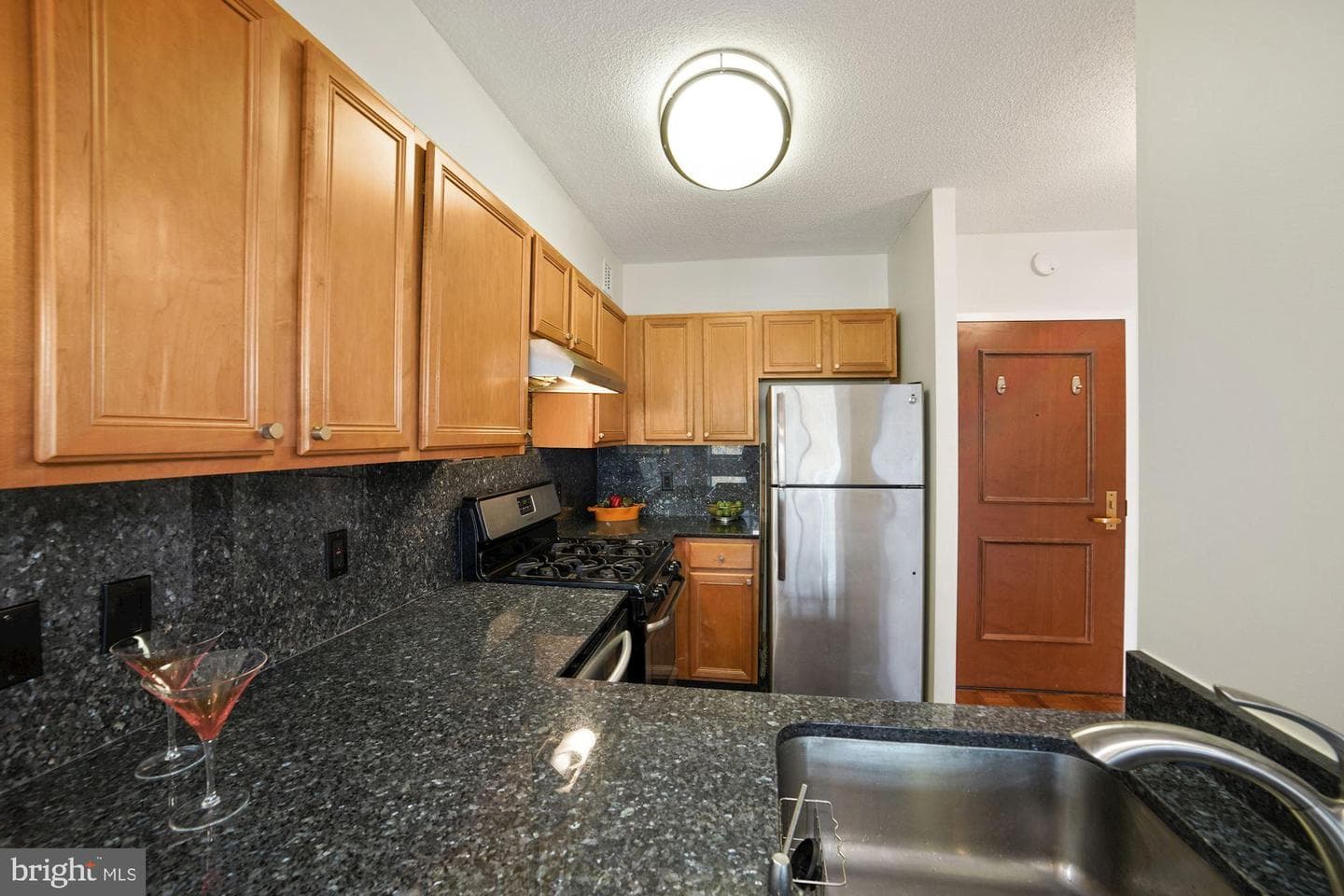 7111 Woodmont Avenue #514 photo 9