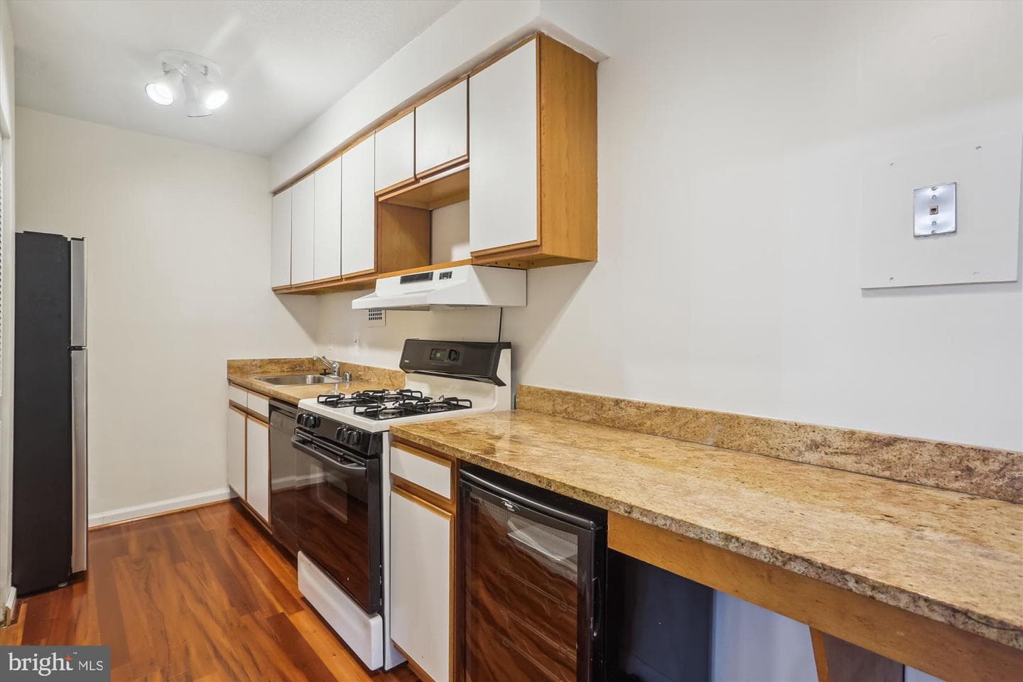 4242 East West Highway #414 photo 27