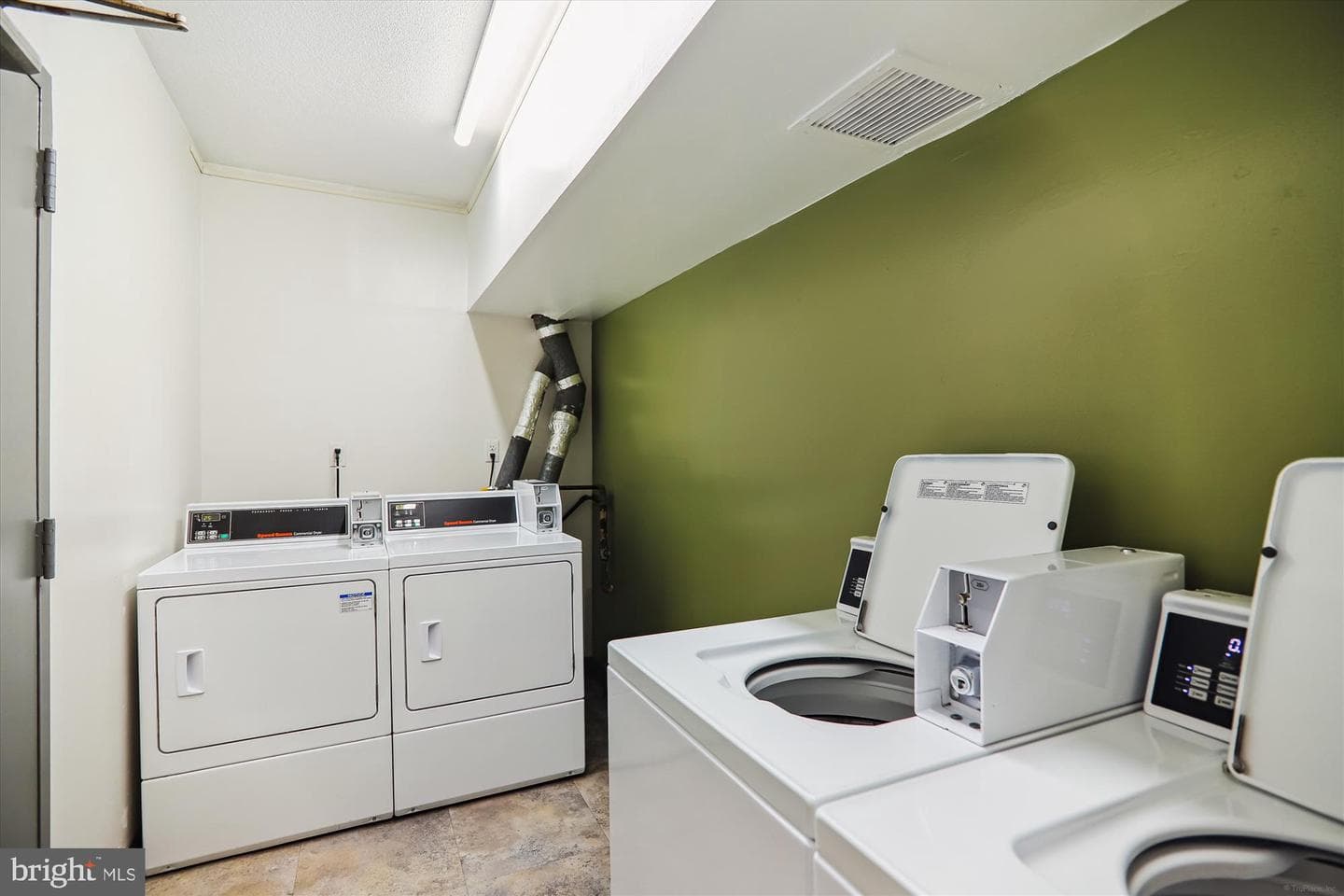4242 East West Highway #414 photo 38