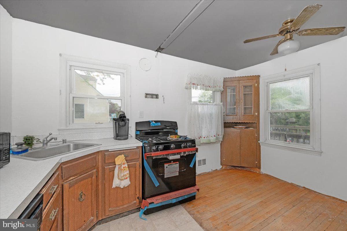 9813 Braddock Road photo 14
