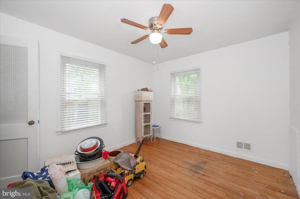 9813 Braddock Road photo 22