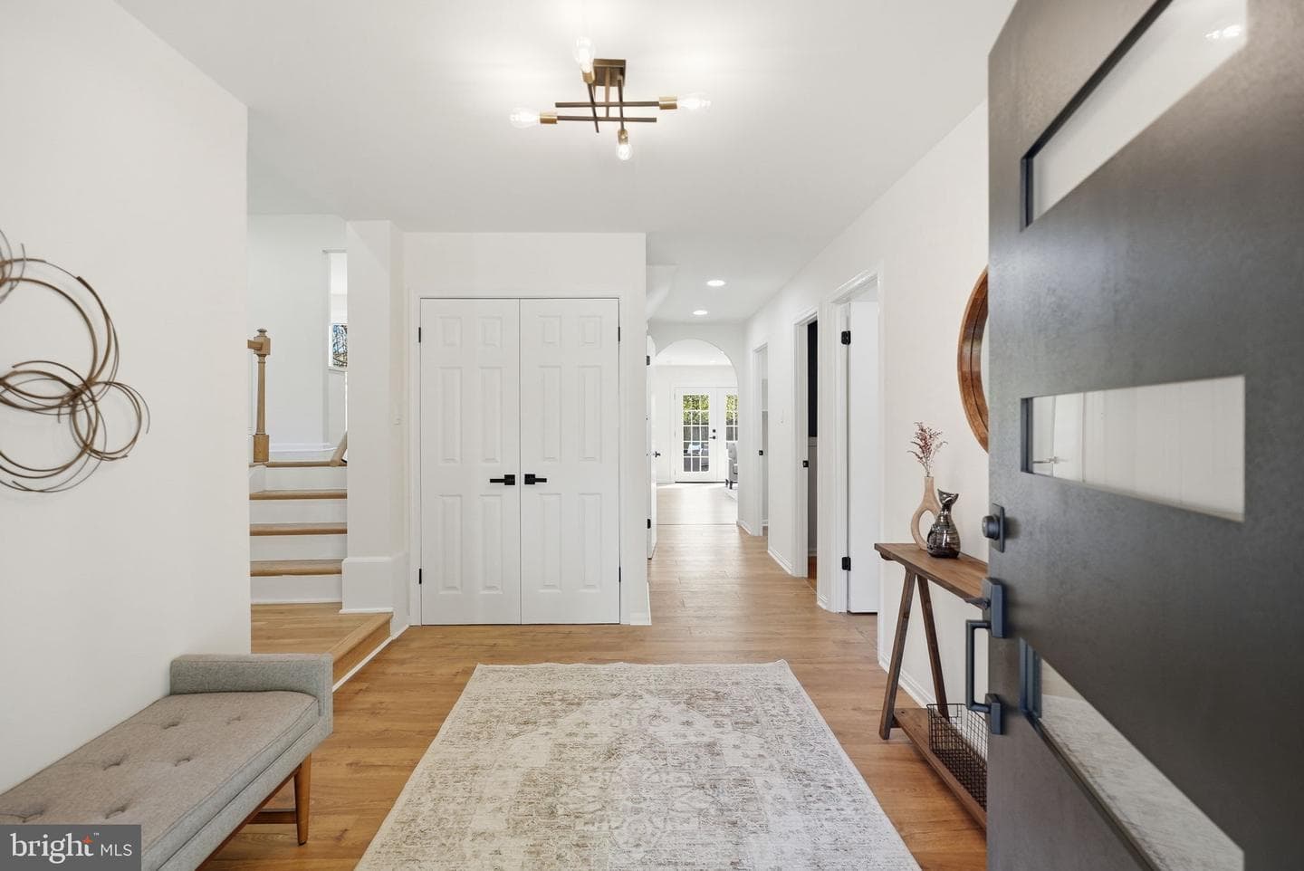 815 Woodley Drive photo 3