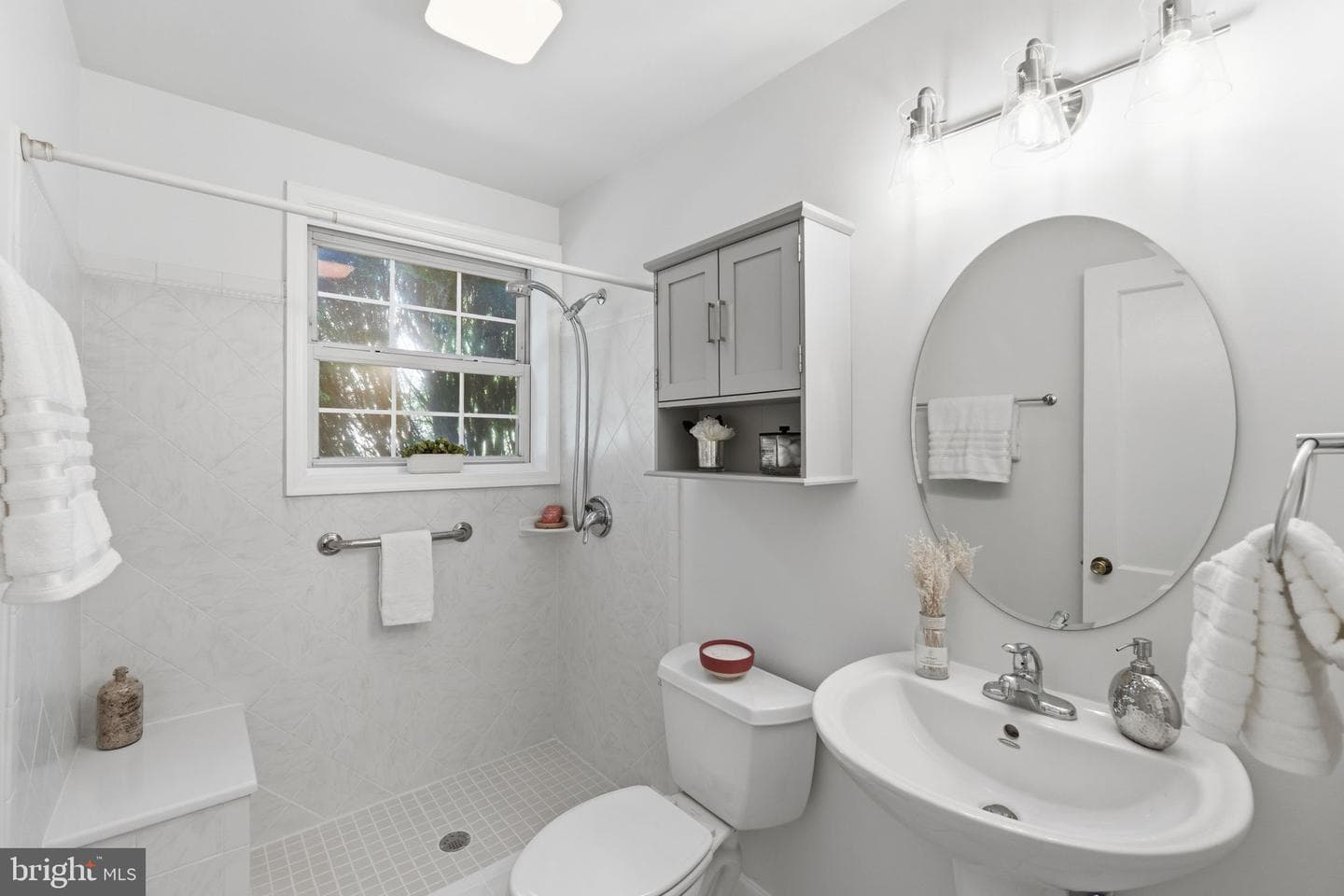 9223 Adelaide Drive photo 10