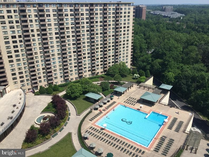 5225 Pooks Hill Road #1814n photo 9