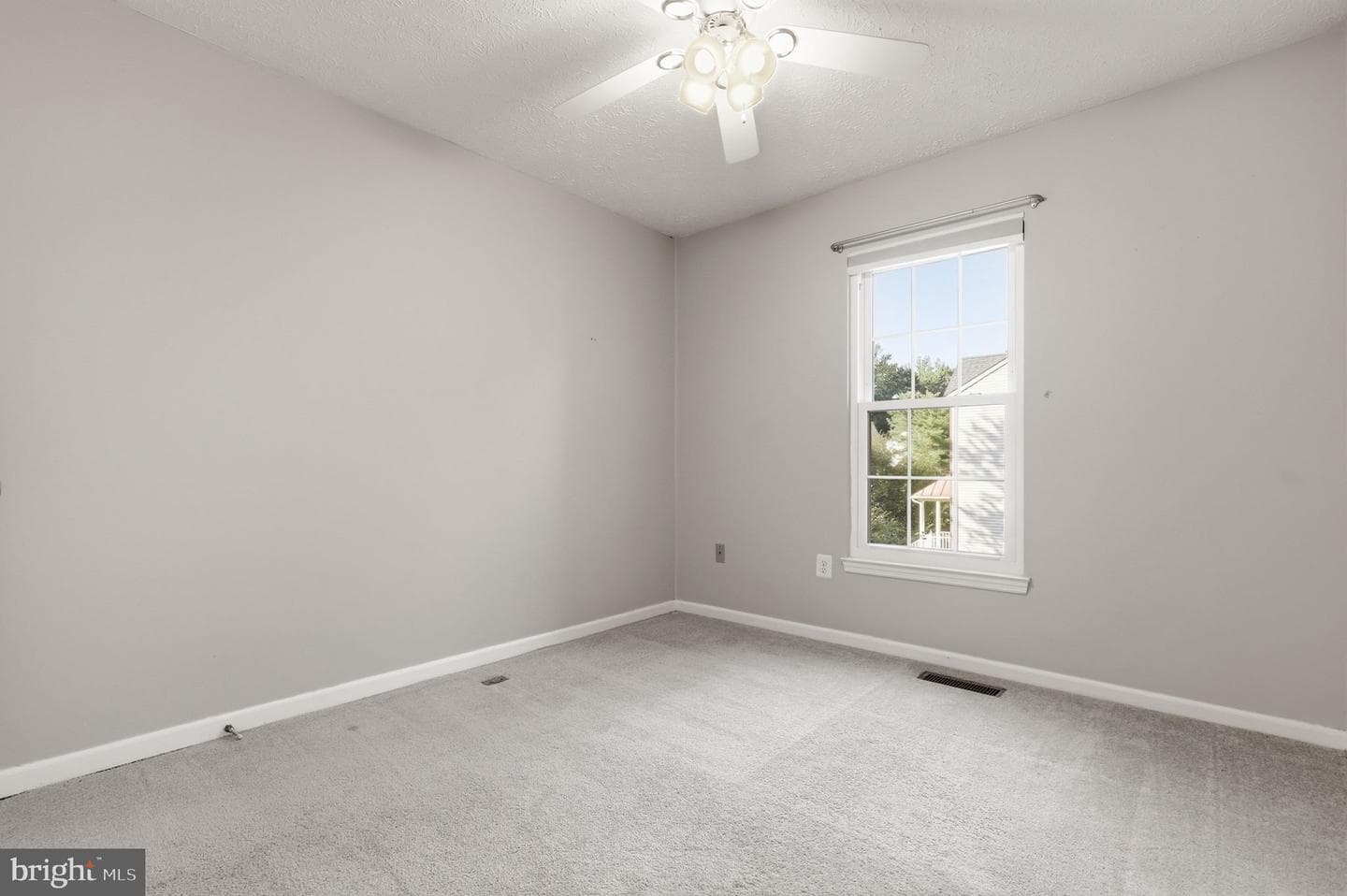 18639 Clovercrest Circle photo 28