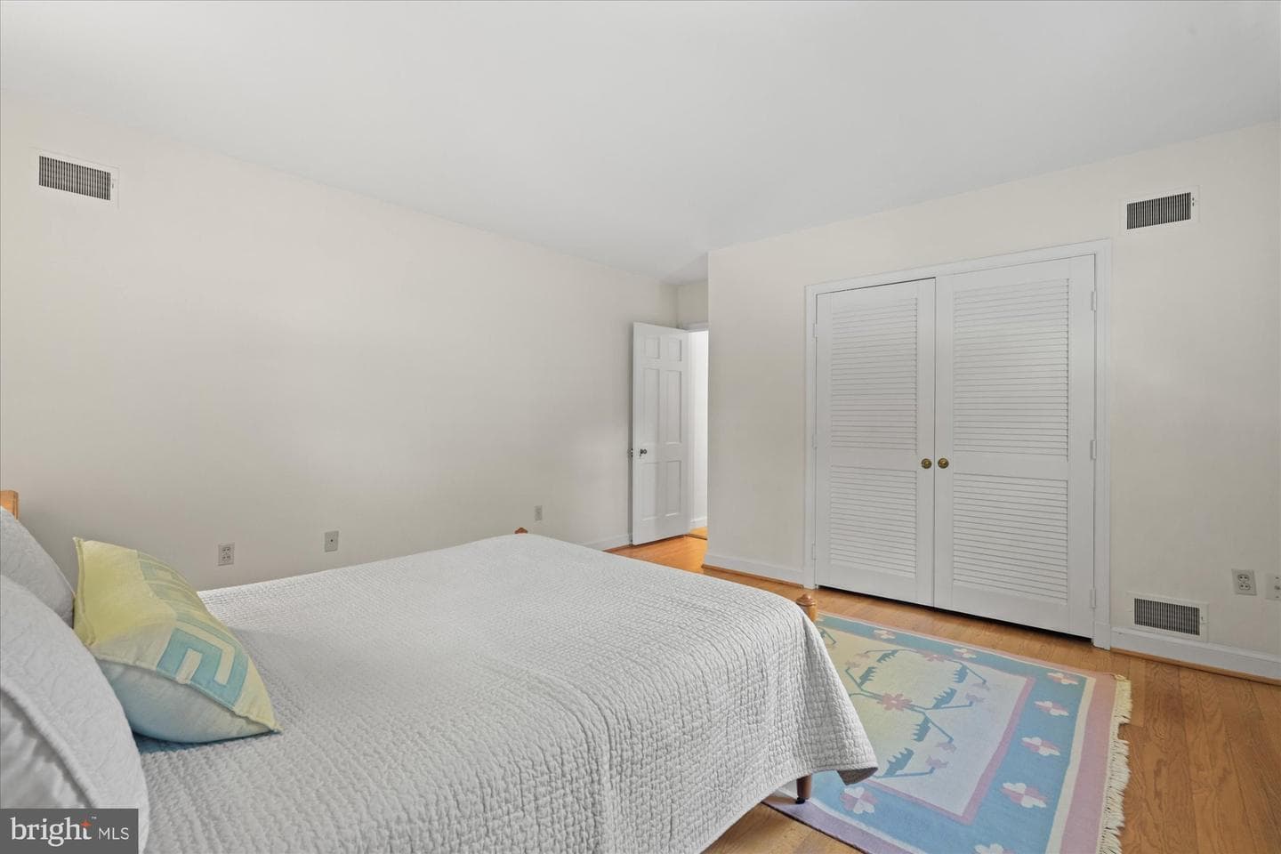 7030 Longwood Drive photo 23