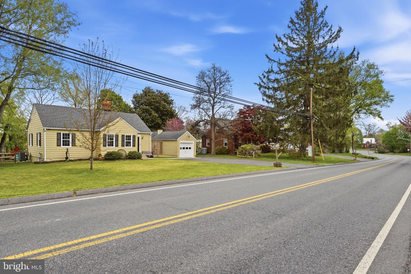 23725 Woodfield Road photo 3