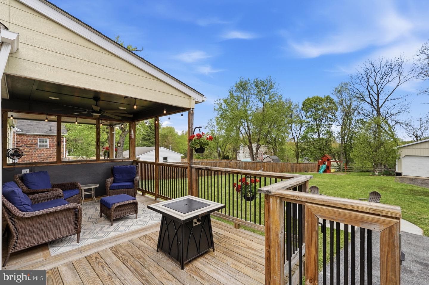 23725 Woodfield Road photo 35