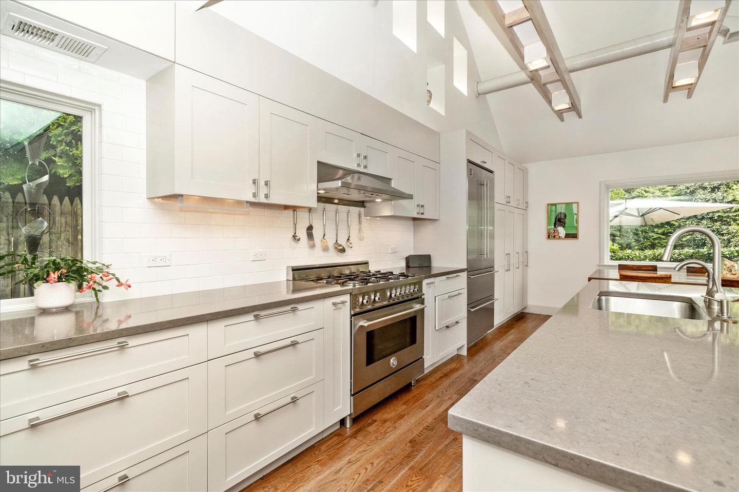 3311 Coquelin Terrace photo 18
