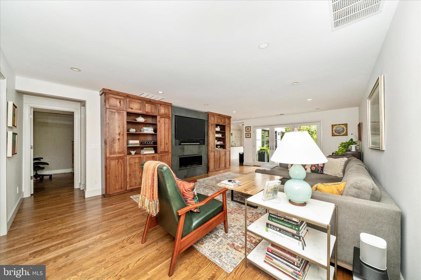 3311 Coquelin Terrace photo 7