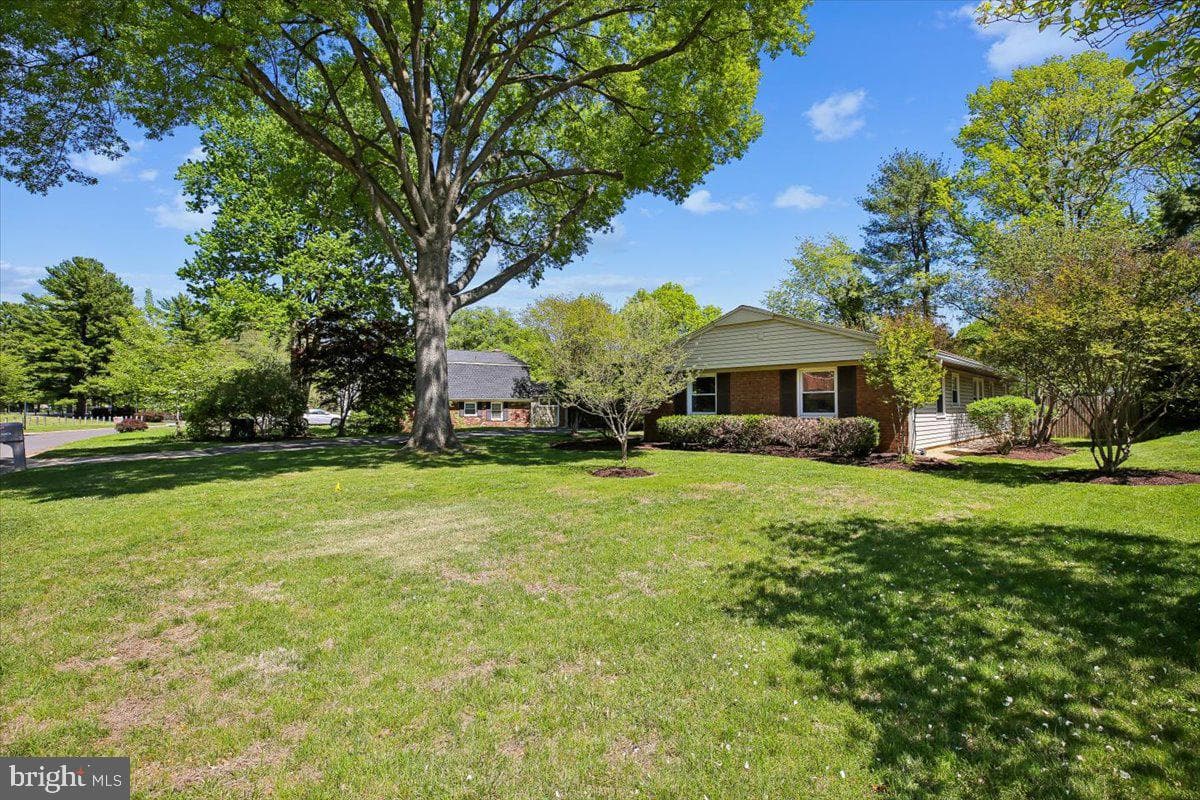 13909 Bethpage Lane photo 27