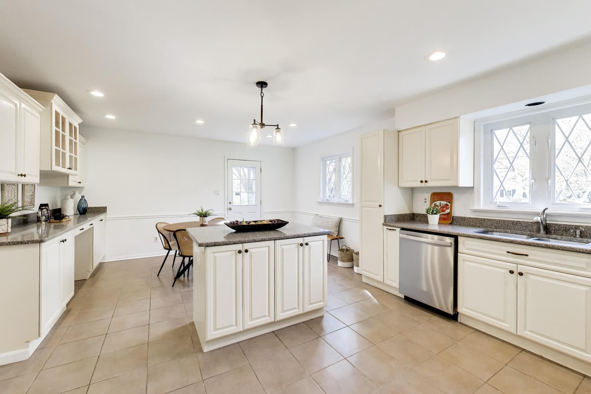 54 Orchard Way N photo 11