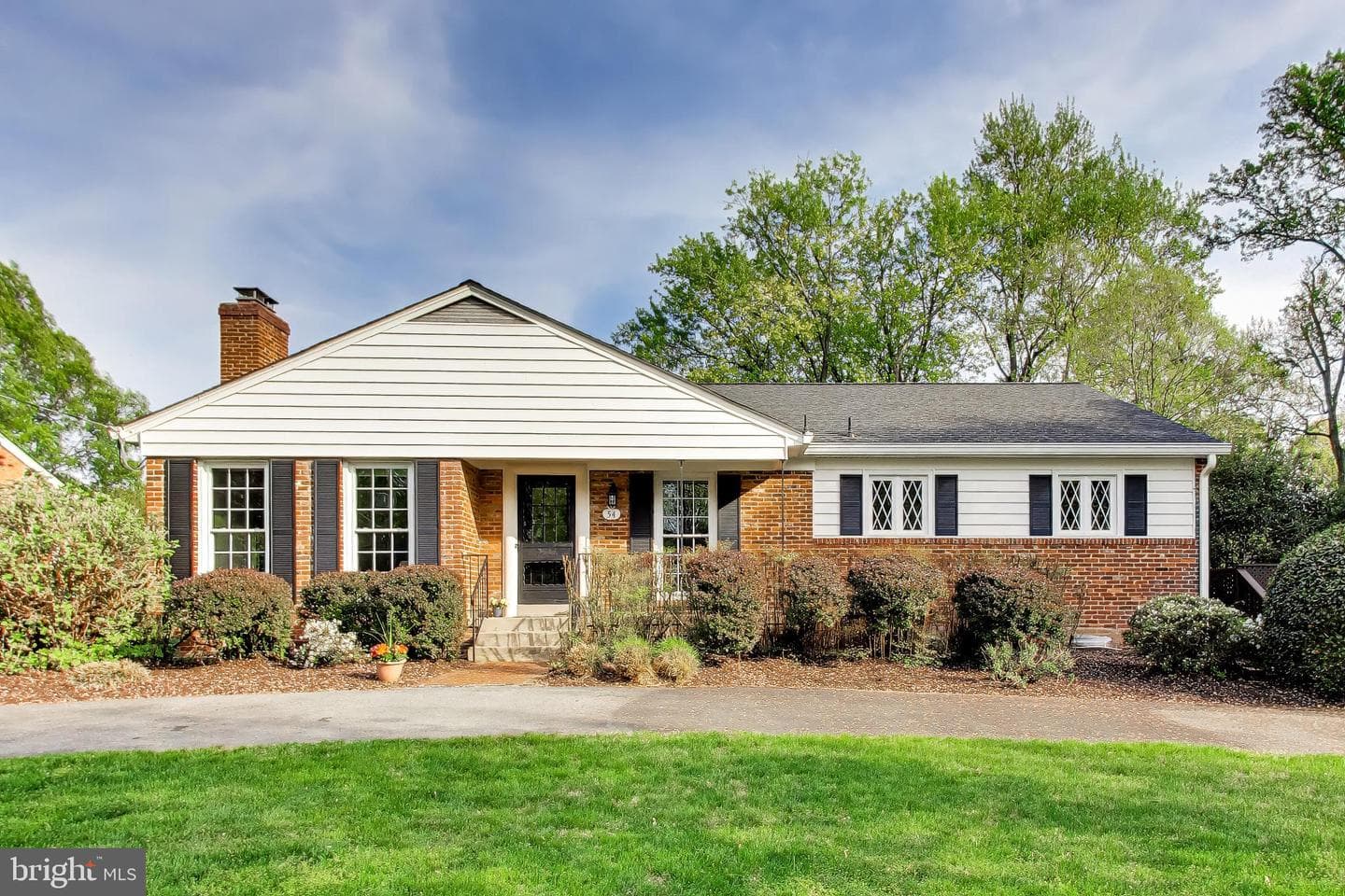 54 Orchard Way N photo 2