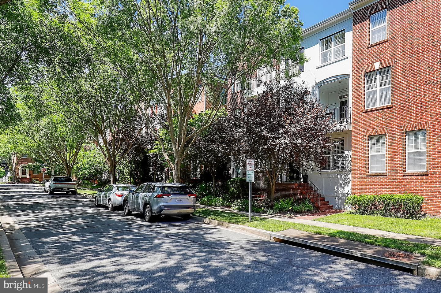 303 Garden View Square photo 29