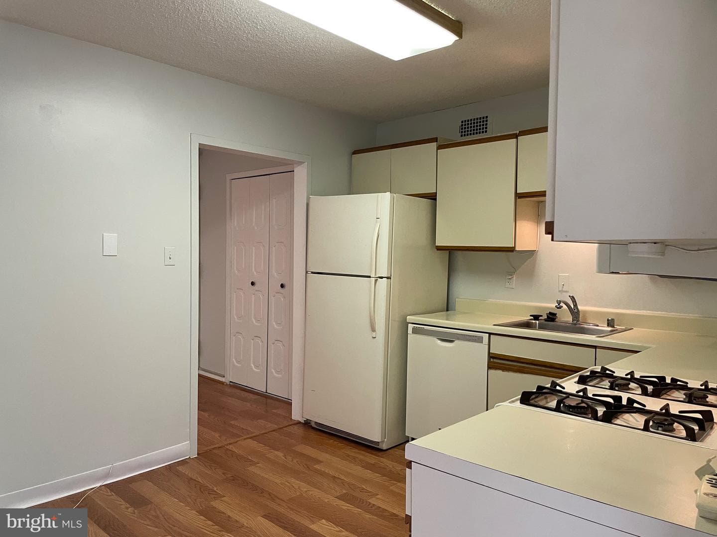 5225 Pooks Hill Road #228s photo 10