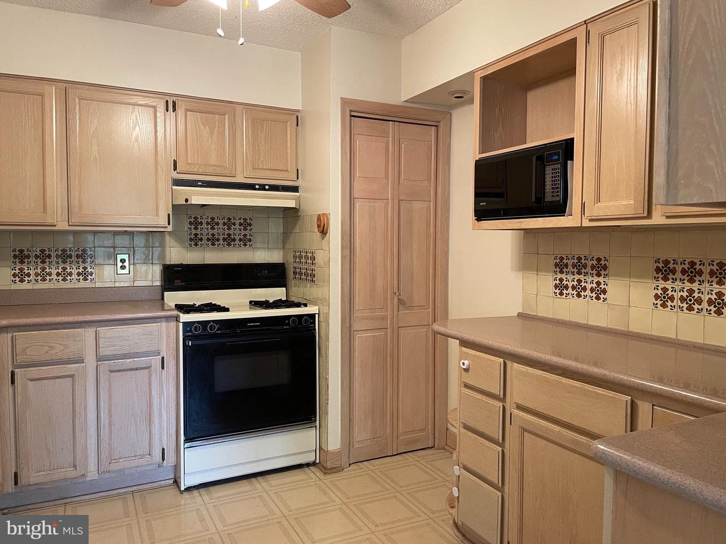 5225 Pooks Hill Road #226s photo 10