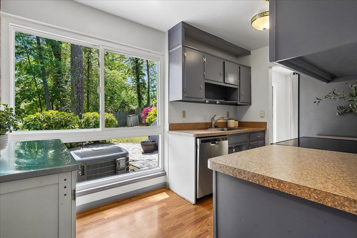 104 Belton Road photo 27