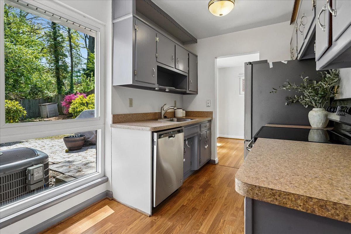104 Belton Road photo 28