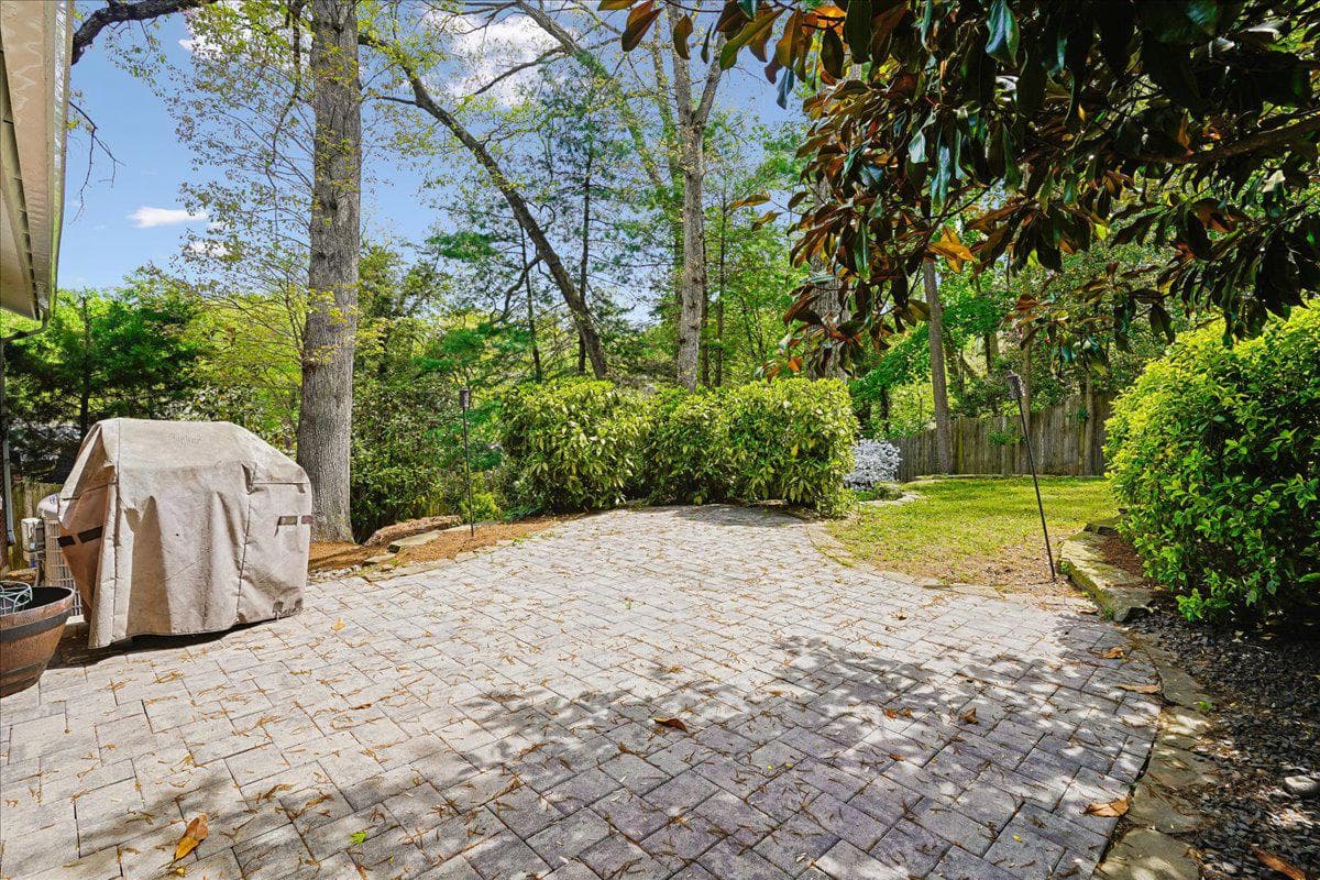 104 Belton Road photo 46
