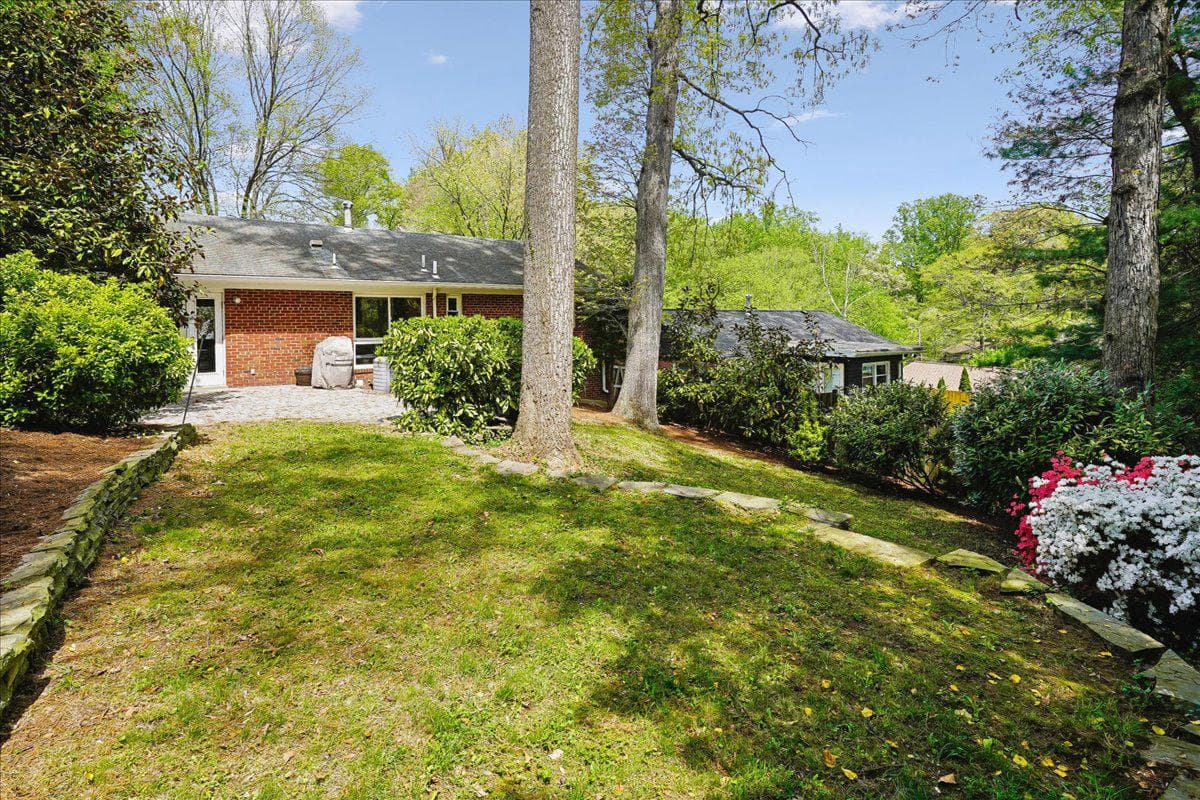 104 Belton Road photo 48