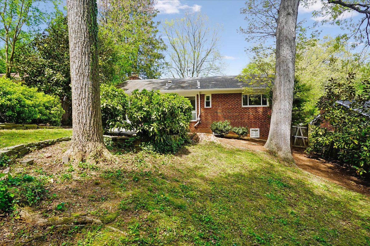 104 Belton Road photo 50