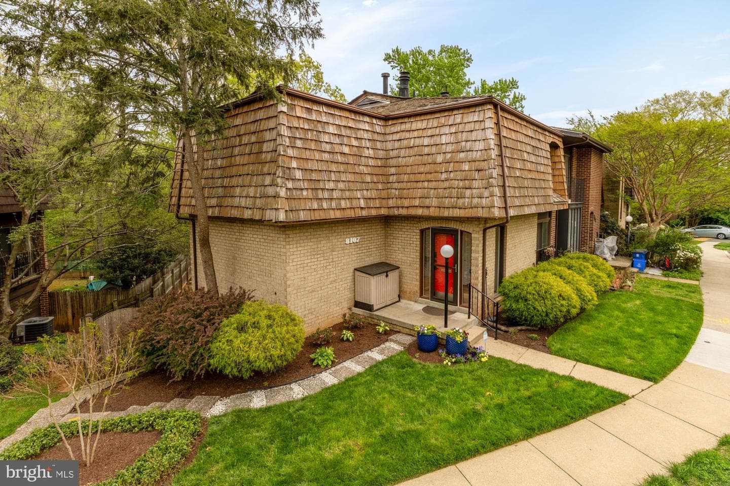 8107 Inverness Ridge Road photo 3