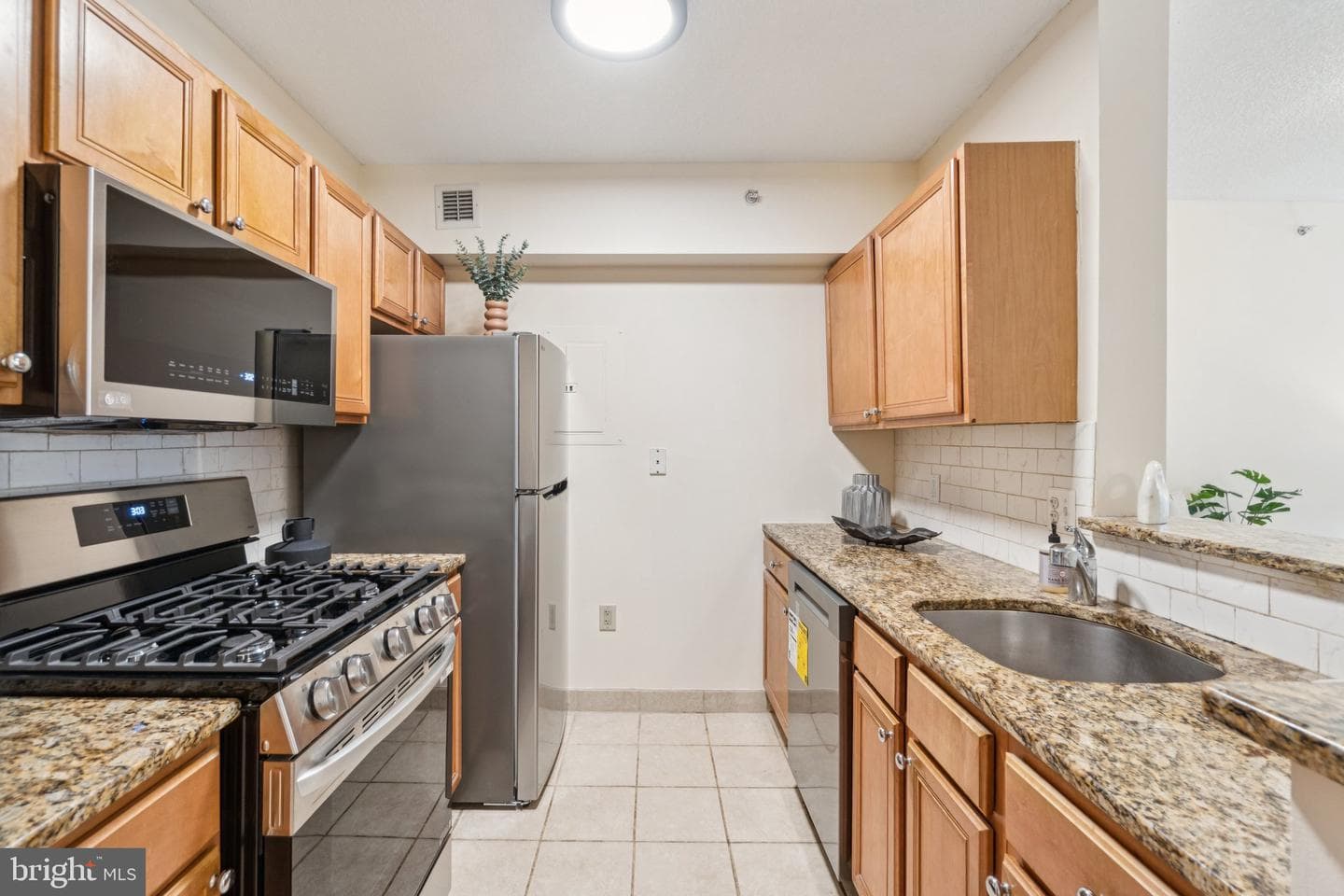 7111 Woodmont Avenue #316 photo 10