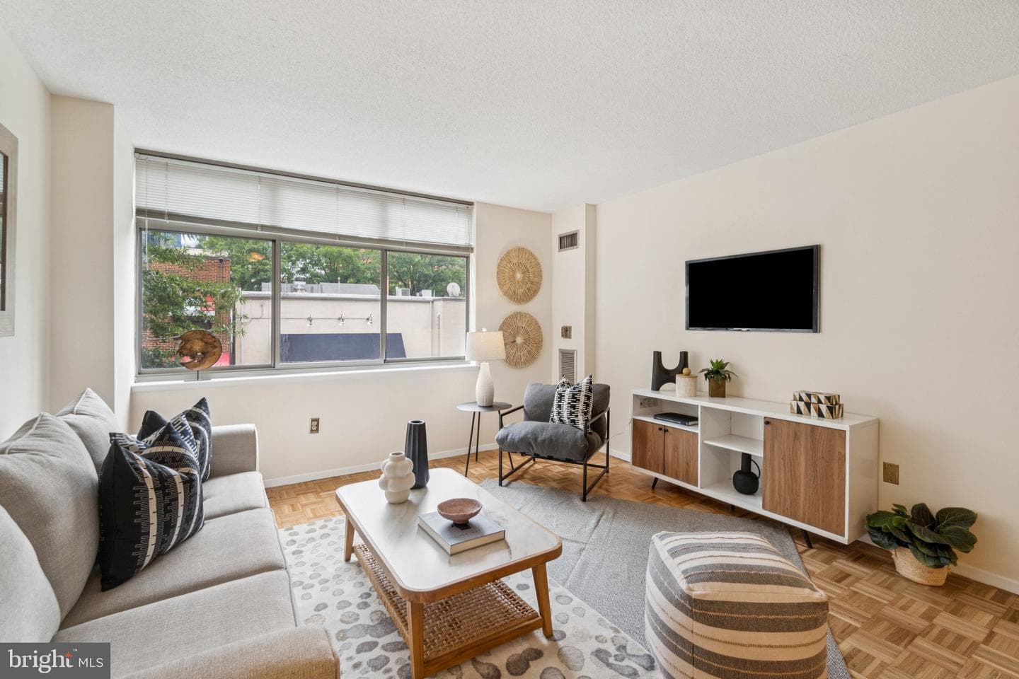 7111 Woodmont Avenue #316 photo 4