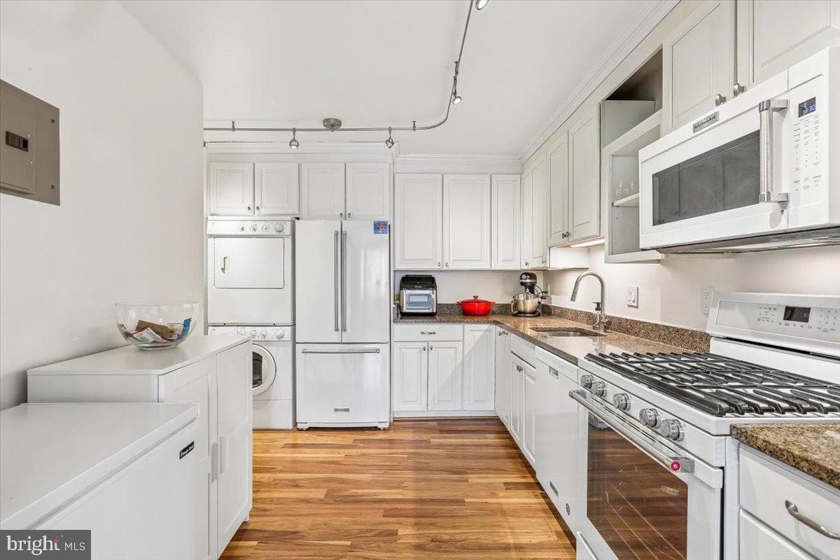 4620 N Park Avenue #903e photo 20