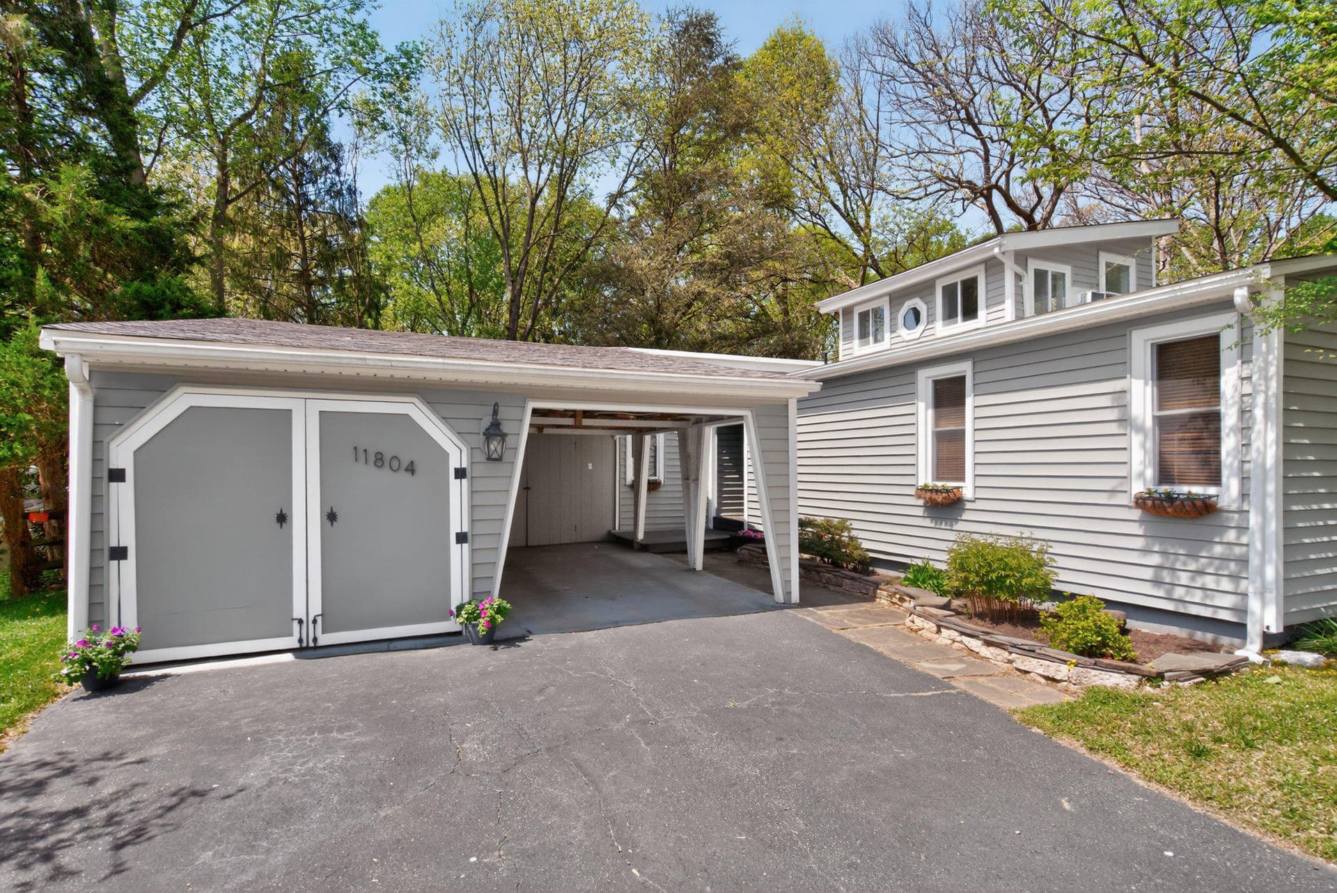 11804 Cherry Grove Drive photo 2