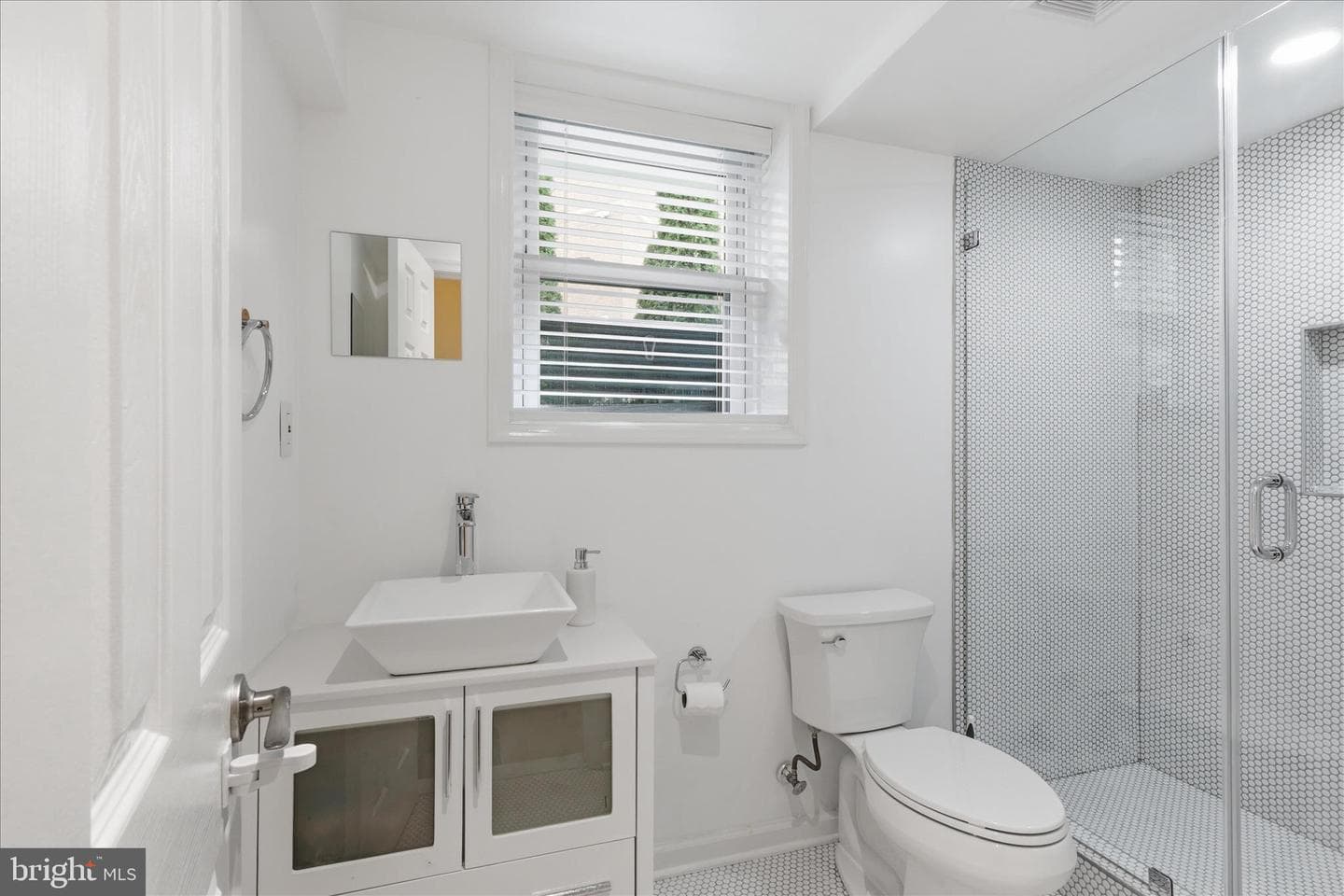 4416 Sangamore Road photo 28