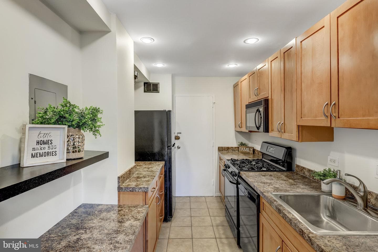 1900 Lyttonsville Road #504 photo 9